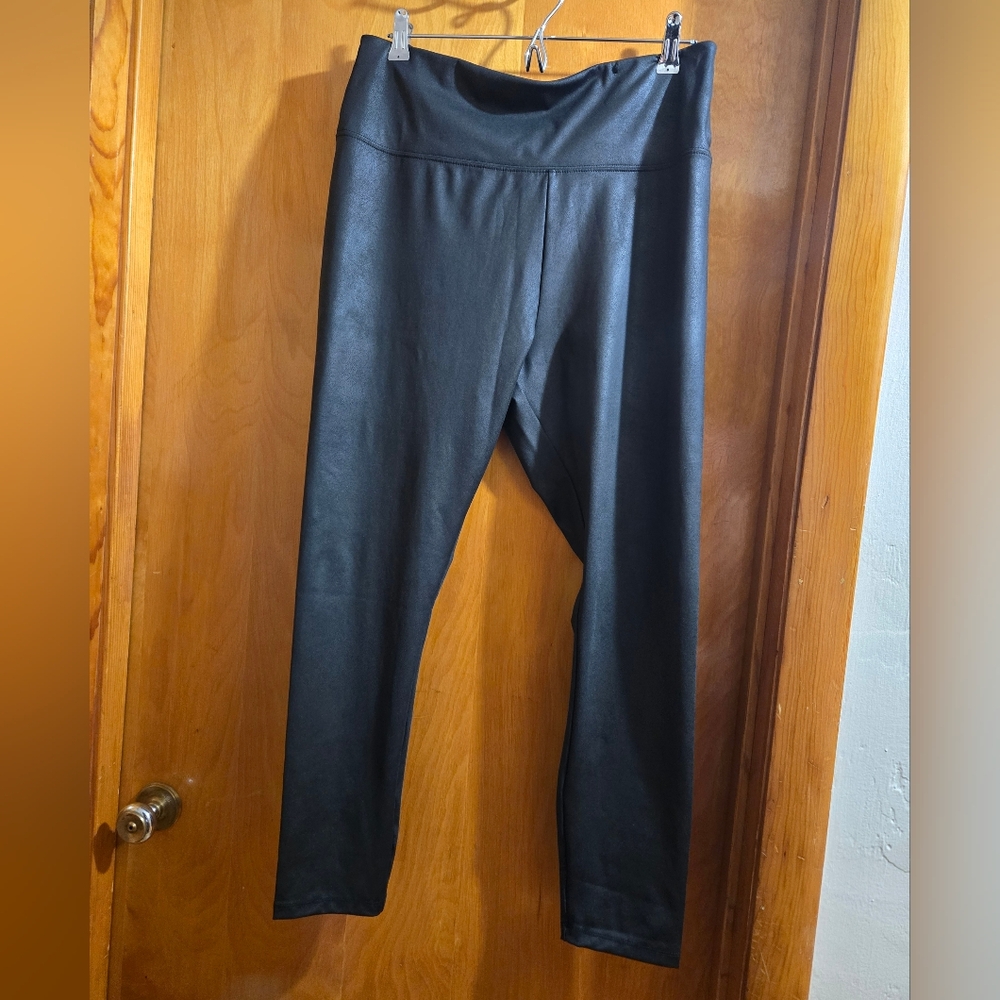 NWOT Vera Wang Faux Leather Leggins, XL